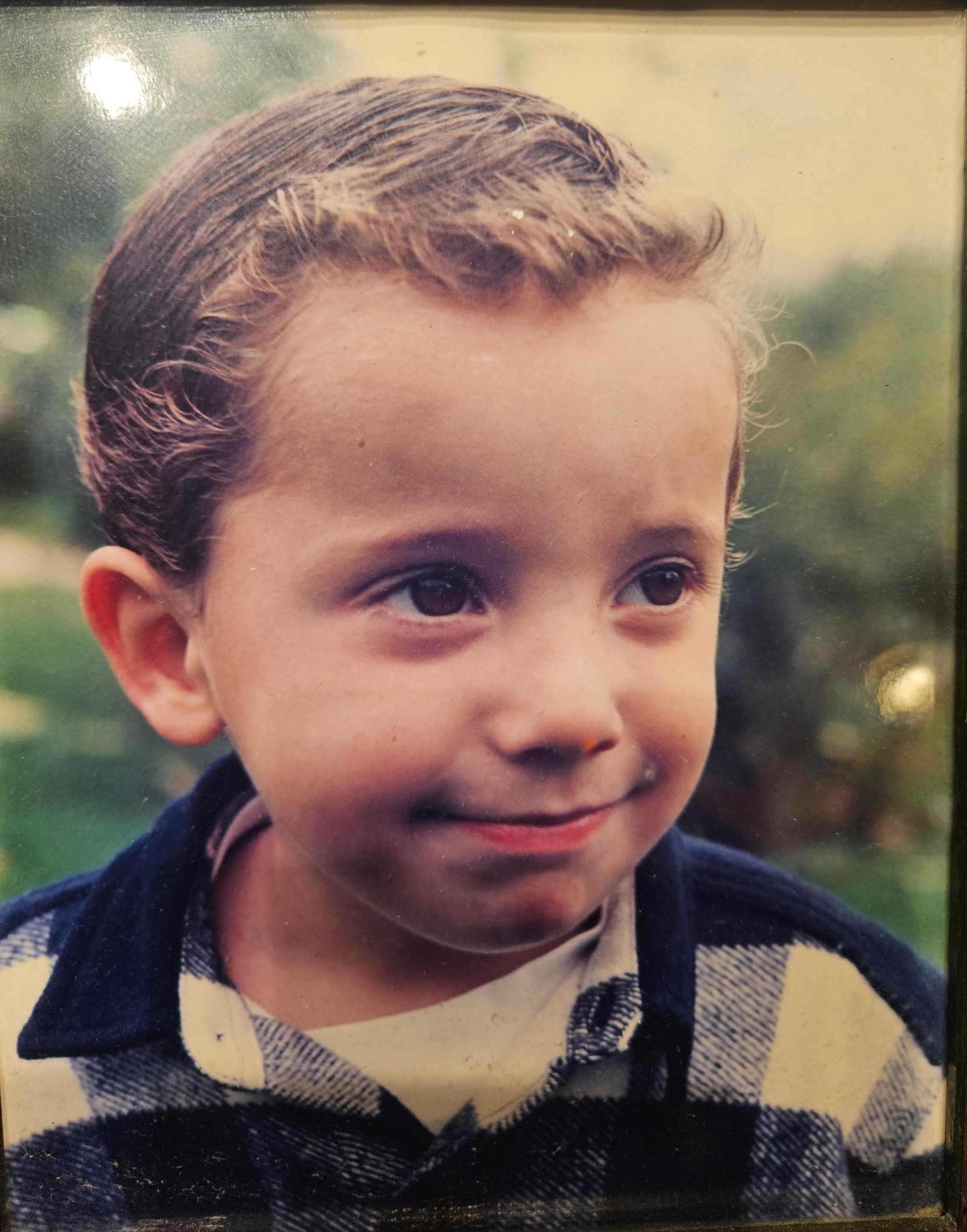 MK MAIK de niño en un retrato de infancia